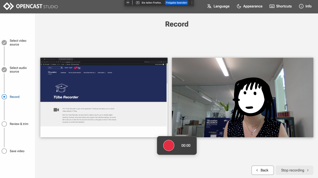 There is a large red Recording button in the middle of the window that starts the recording. You also see a preview of your camera and the screen you are recording. At the lower right, there is a back and a Stop recording button.